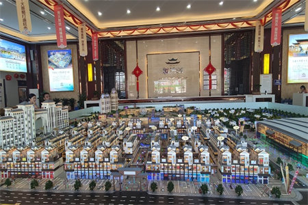 业主赔钱15万急售恒大翡翠龙庭全新装修未住通透三房